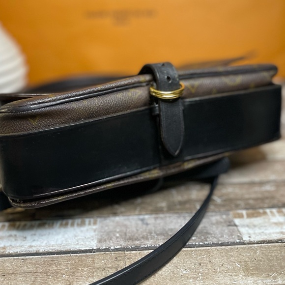 Louis Vuitton Cartouchiere and Wallet - Picture 9 of 14